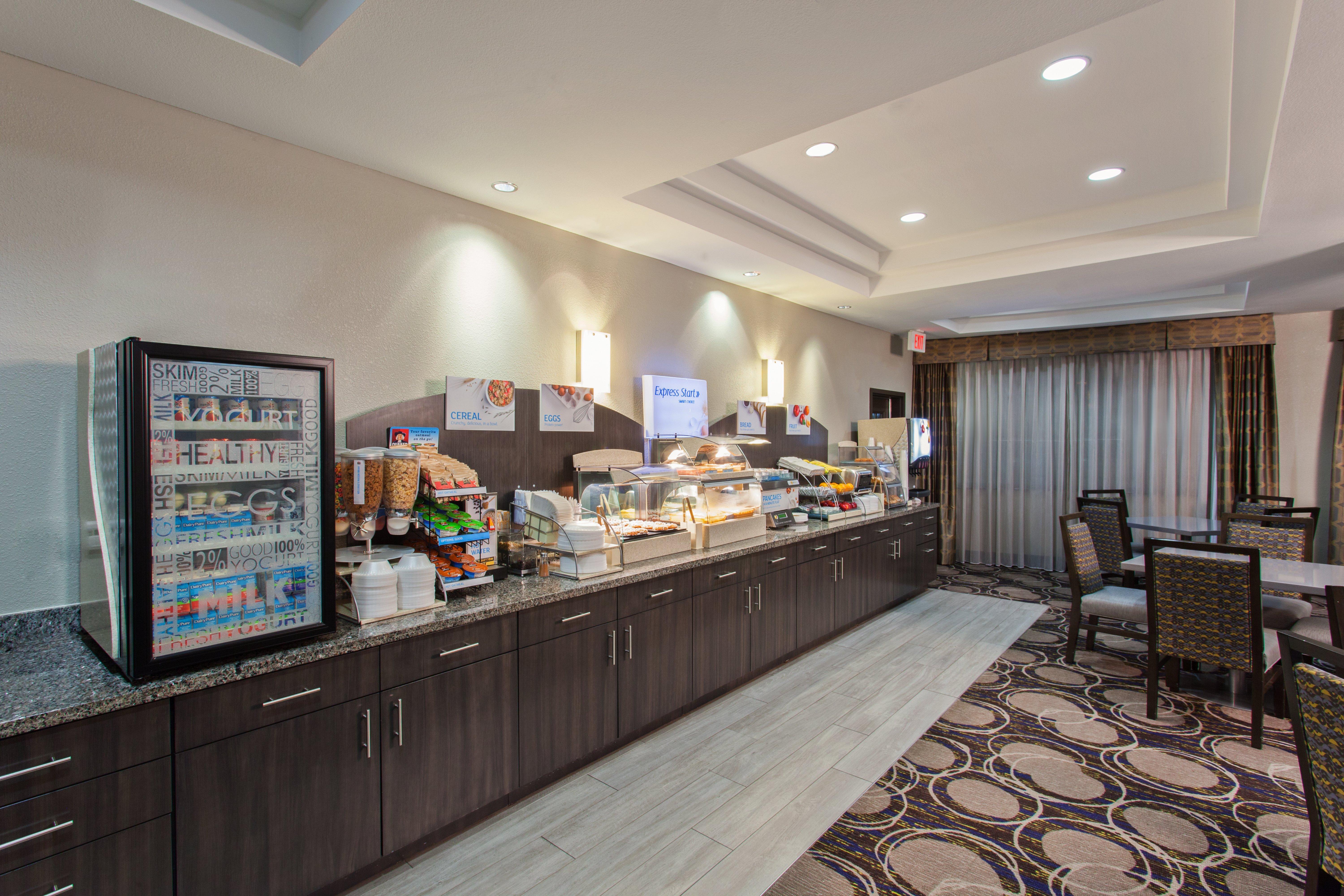 Holiday Inn Express & Suites Wharton By Ihg Экстерьер фото