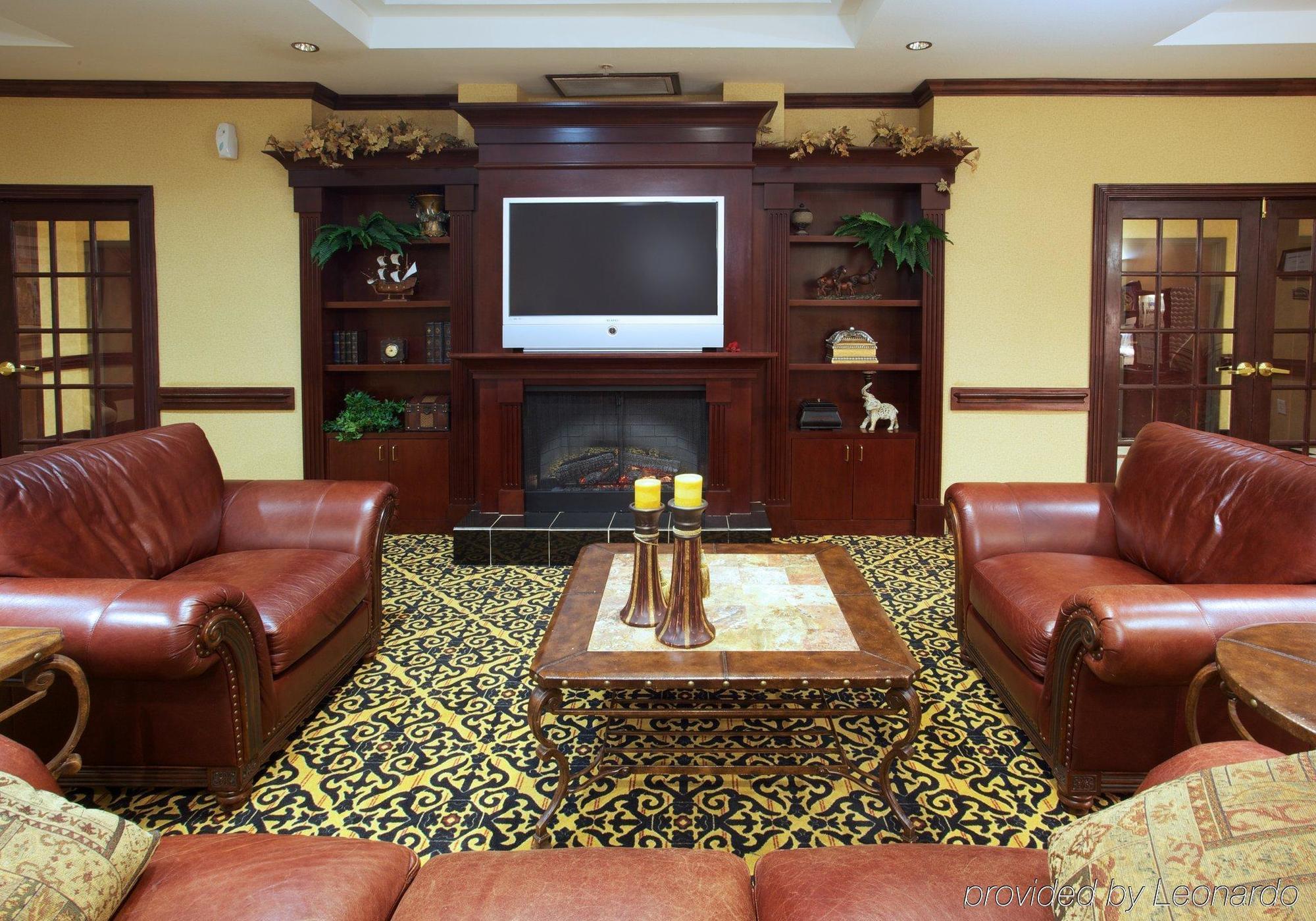 Holiday Inn Express & Suites Wharton By Ihg Интерьер фото