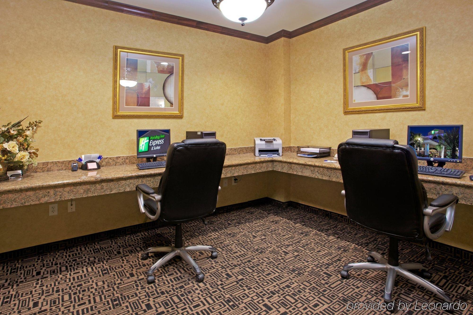 Holiday Inn Express & Suites Wharton By Ihg Удобства фото