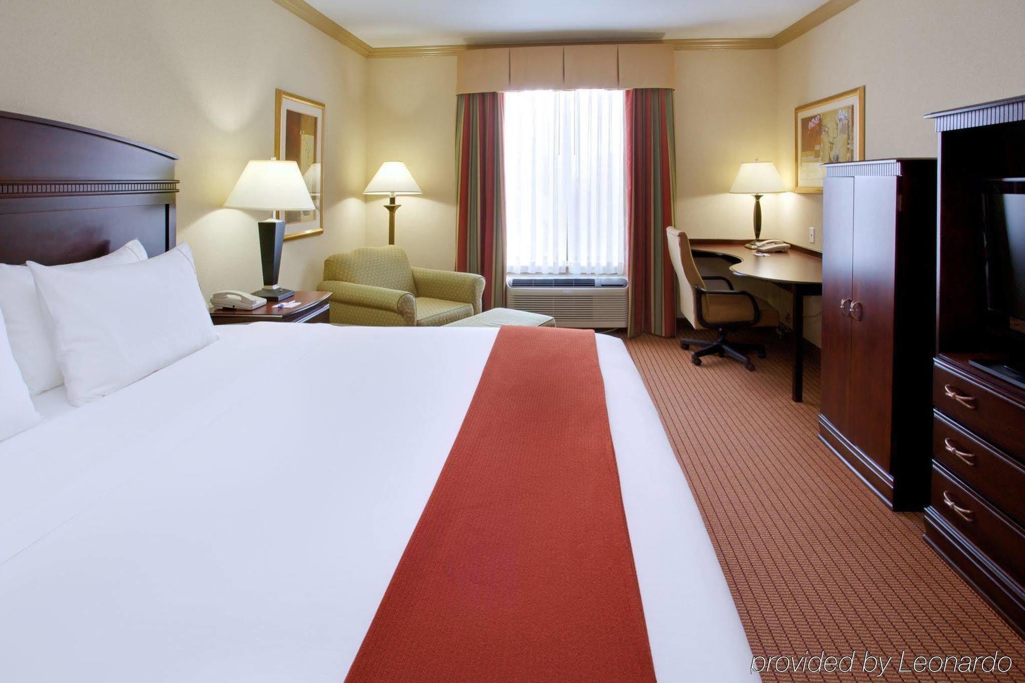 Holiday Inn Express & Suites Wharton By Ihg Экстерьер фото